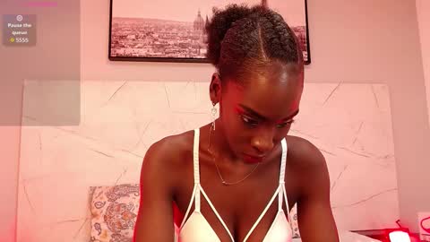 Snapshot of annyfiore chatting on December 20, 2:51 am Anny online show from December 20, 2:51 am