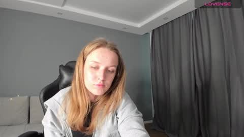 Snapshot of annyfourse chatting on December 12, 6:47 am AnnyFourse online show from December 12, 6:47 am