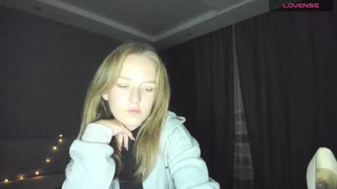 Snapshot of annyfourse chatting on December 14, 3:40 am AnnyFourse online show from December 14, 3:40 am