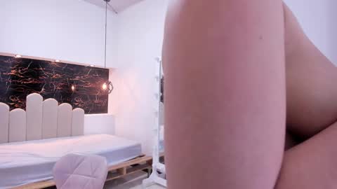 Anny online show from September 10, 9:04 pm