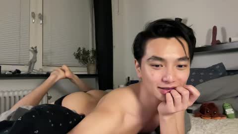 asiantwinkboy online show from December 21, 4:09 am