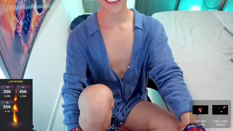 Snapshot of anrallmgbj472a chatting on January 28, 2:43 am anrallmgbj472a online show from January 28, 2:43 am