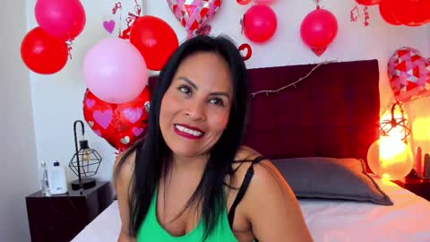 Snapshot of anthonelaa__ chatting on February 18, 8:05 pm Anthonelaa online show from February 18, 8:05 pm