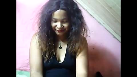 Snapshot of antine9794 chatting on May 29, 7:17 am antine9794 online show from May 29, 7:17 am