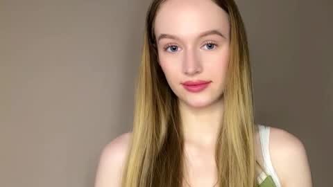 Snapshot of antionettepulgarin chatting on February 18, 3:19 pm Viktoria online show from February 18, 3:19 pm