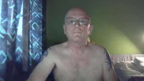 Snapshot of antmatt2025 chatting on May 27, 4:20 am antmatt2025 online show from May 27, 4:20 am
