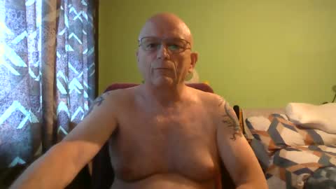 Snapshot of antmatt2025 chatting on June 19, 4:00 pm antmatt2025 online show from June 19, 4:00 pm
