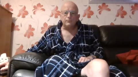 Snapshot of antmatt2025 chatting on July 4, 5:24 am antmatt2025 online show from July 4, 5:24 am