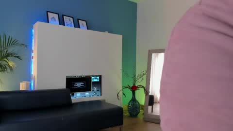 Snapshot of anto_thompson chatting on May 25, 7:09 pm Antonella online show from May 25, 7:09 pm