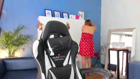 Snapshot of anto_thompson chatting on June 11, 7:12 pm Antonella online show from June 11, 7:12 pm