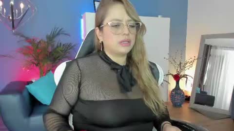 Snapshot of anto_thompson chatting on June 20, 8:00 pm Antonella online show from June 20, 8:00 pm