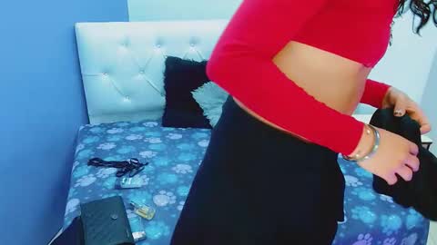 antonela_xx3 online show from May 21, 9:00 pm