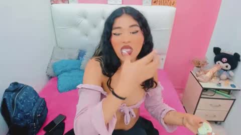 antonela_xx3 online show from May 28, 11:46 pm