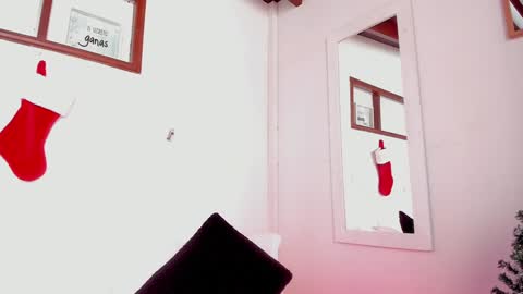 Snapshot of antonelabella chatting on December 7, 2:02 pm Antonela online show from December 7, 2:02 pm