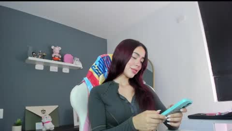 Snapshot of antonella_28_ chatting on June 24, 10:53 pm Antonella online show from June 24, 10:53 pm