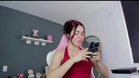 Snapshot of antonella_28_ chatting on July 28, 8:23 pm Antonella online show from July 28, 8:23 pm