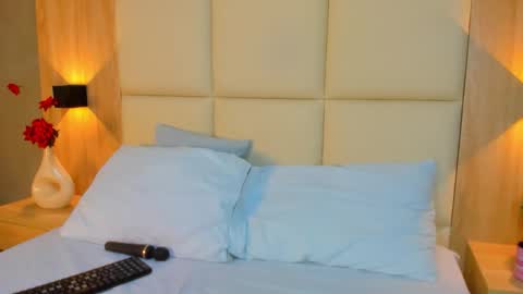 A N T O N E L L A  online show from February 7, 12:09 pm