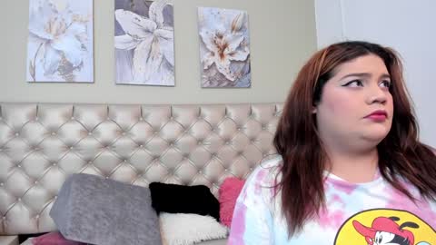 Snapshot of antonella_hotkiss chatting on January 4, 4:01 am Antonella online show from January 4, 4:01 am