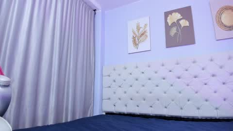 Snapshot of antonella_hotkiss chatting on January 11, 4:38 am Antonella online show from January 11, 4:38 am