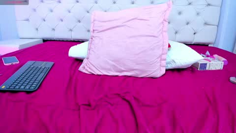 Snapshot of antonella_hotkiss chatting on January 31, 7:18 am Antonella online show from January 31, 7:18 am