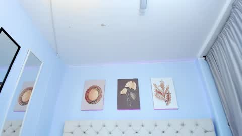 Snapshot of antonella_hotkiss chatting on February 14, 4:47 am Antonella online show from February 14, 4:47 am