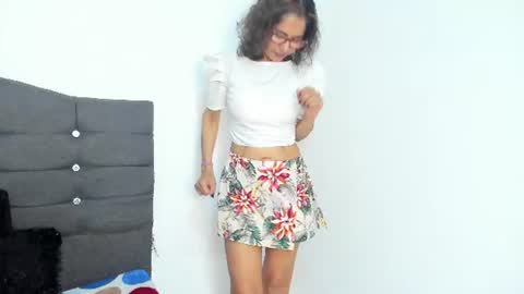 antonella_rizzo01 online show from July 3, 10:49 pm
