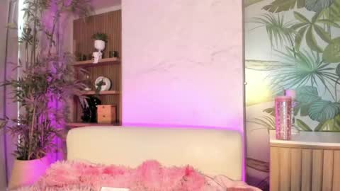 Snapshot of antonella_rossi24 chatting on April 23, 8:22 pm Antonella Rossi online show from April 23, 8:22 pm