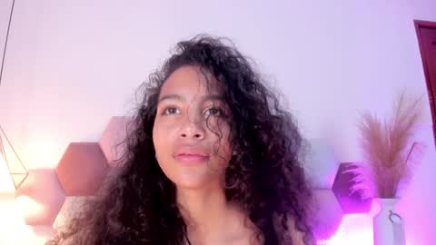 Snapshot of antonellahall_ chatting on January 9, 3:01 pm AntonellaHall online show from January 9, 3:01 pm