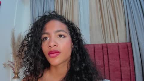 Snapshot of antonellahall_ chatting on February 11, 9:56 pm AntonellaHall online show from February 11, 9:56 pm