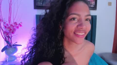 Snapshot of antonellahall_ chatting on February 27, 6:09 pm AntonellaHall online show from February 27, 6:09 pm