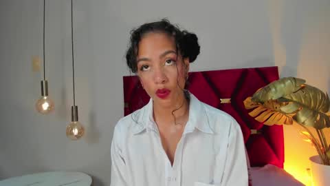 Snapshot of antonellahall_ chatting on March 8, 12:20 pm AntonellaHall online show from March 8, 12:20 pm
