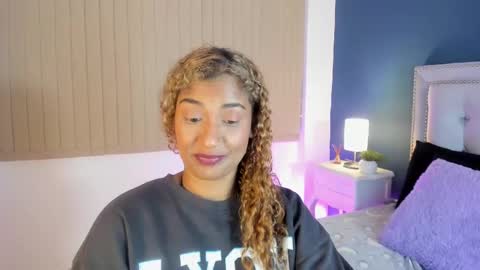 Snapshot of antonellaparker chatting on December 3, 3:22 pm Sarah online show from December 3, 3:22 pm