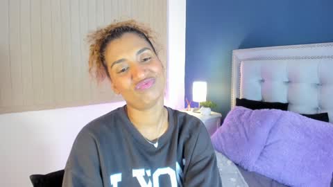 Snapshot of antonellaparker chatting on December 10, 12:17 am Sarah online show from December 10, 12:17 am