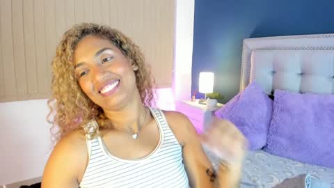 Snapshot of antonellaparker chatting on December 12, 5:04 pm Sarah online show from December 12, 5:04 pm