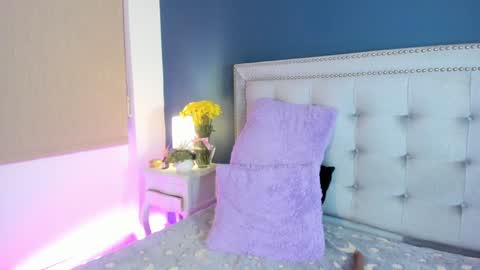 Snapshot of antonellaparker chatting on January 1, 6:27 pm Sarah online show from January 1, 6:27 pm