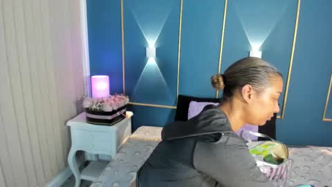 Snapshot of antonellaparker chatting on February 23, 10:28 am Sarah online show from February 23, 10:28 am