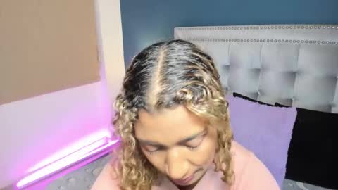 Snapshot of antonellaparker chatting on February 25, 3:49 pm Sarah online show from February 25, 3:49 pm