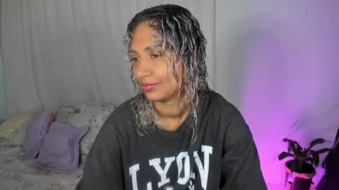 Snapshot of antonellaparker chatting on October 27, 12:09 pm Sarah online show from October 27, 12:09 pm