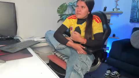 Snapshot of antonellariu chatting on July 3, 7:31 pm Antonella online show from July 3, 7:31 pm
