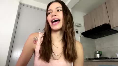 Snapshot of antonellarossii_ chatting on December 10, 1:00 pm Antonella  online show from December 10, 1:00 pm