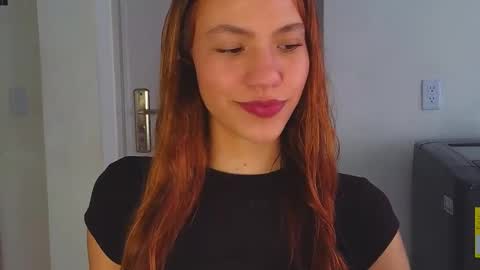 Snapshot of antonellarossii_ chatting on March 3, 1:42 pm Antonella  online show from March 3, 1:42 pm