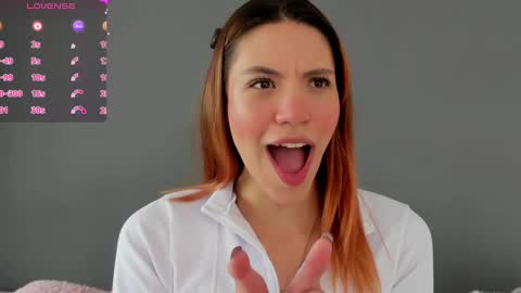 Snapshot of antonellarossii_ chatting on October 8, 1:09 pm Antonella  online show from October 8, 1:09 pm