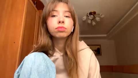 Snapshot of antonettabunyan chatting on February 27, 10:04 am Serena online show from February 27, 10:04 am