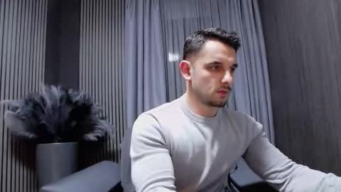 Snapshot of antoniovalentinidiamond chatting on January 17, 8:01 pm HI My name is Antonio online show from January 17, 8:01 pm