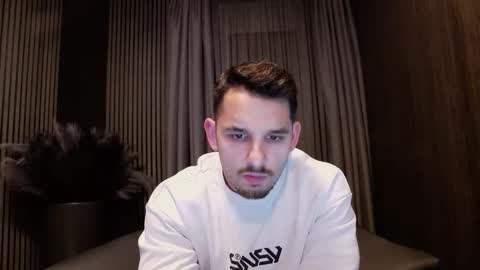 Snapshot of antoniovalentinidiamond chatting on February 6, 8:01 pm HI My name is Antonio online show from February 6, 8:01 pm