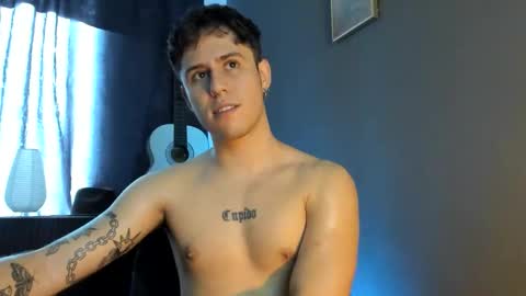 antonnello_ online show from October 25, 4:35 pm