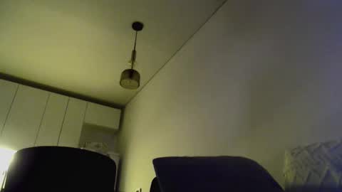 Snapshot of antonni_ chatting on November 28, 9:01 am antonni_ online show from November 28, 9:01 am