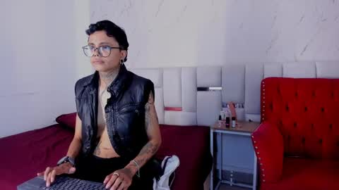 antony_d_ossa online show from May 8, 8:14 pm