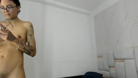 antony_d_ossa online show from May 16, 7:34 pm
