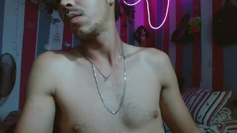 Snapshot of antony_hardx_ chatting on October 8, 5:21 pm antony_hardx_ online show from October 8, 5:21 pm